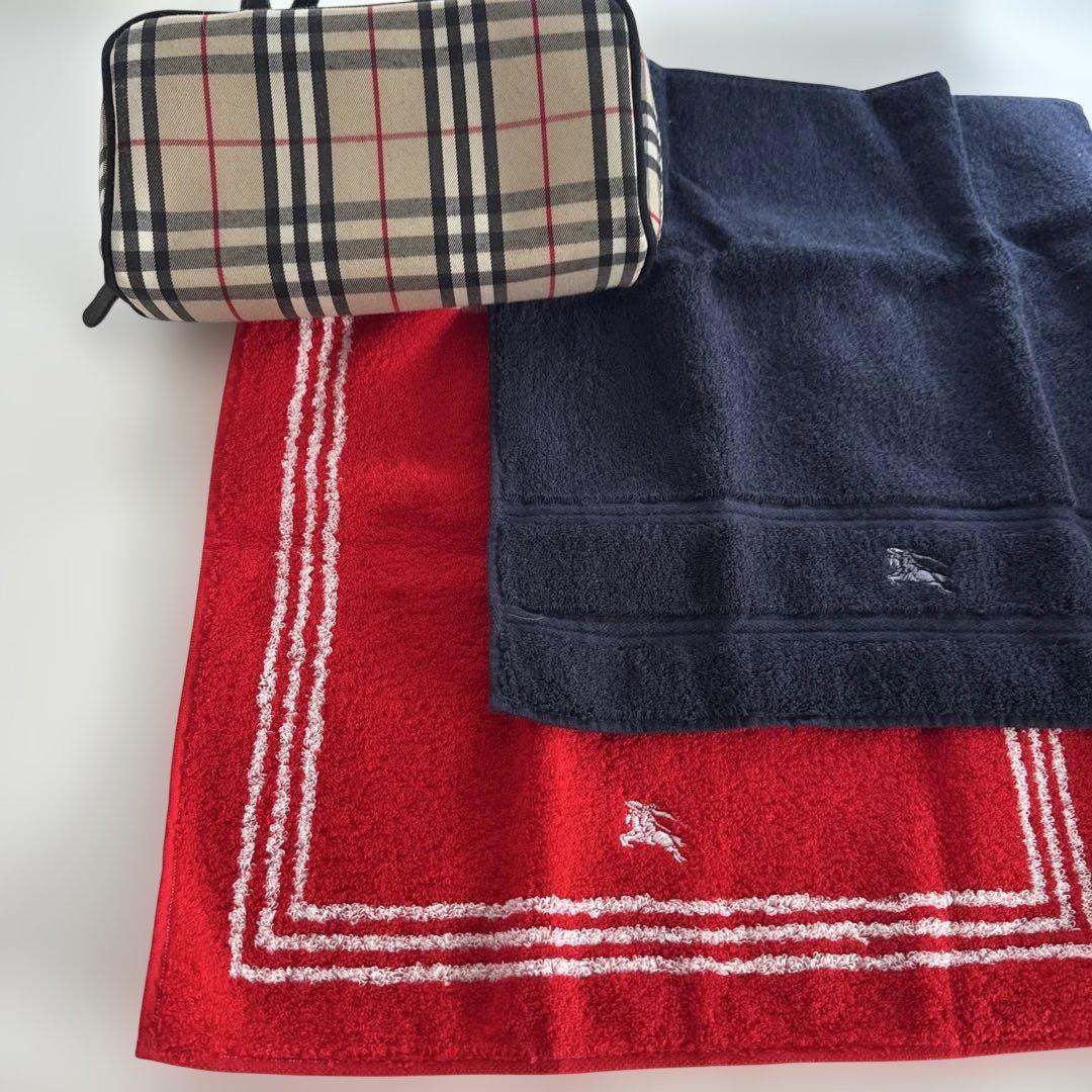 バーバリー ポーチ　ゴルフボールケース　＆　タオルハンカチ２枚