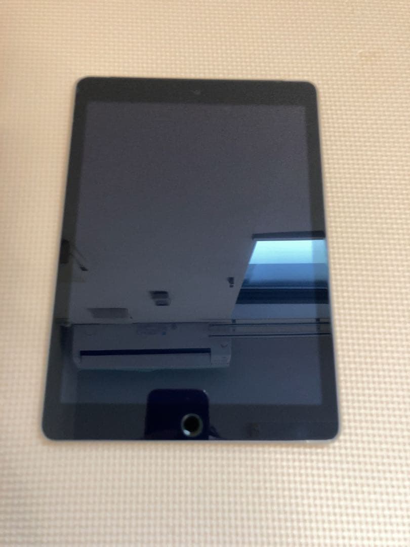 Apple iPad (32GB, スペースグレー)第五世代