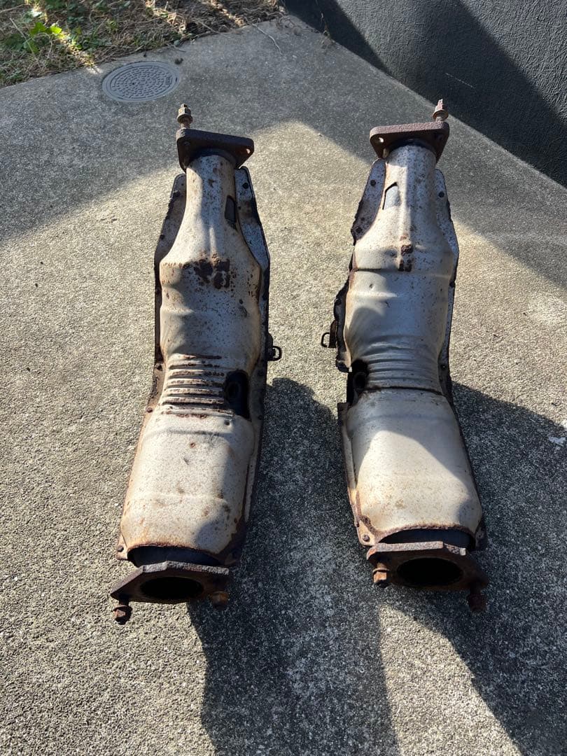 日産　CPV35　スカイラインクーペ　VQ35　純正触媒