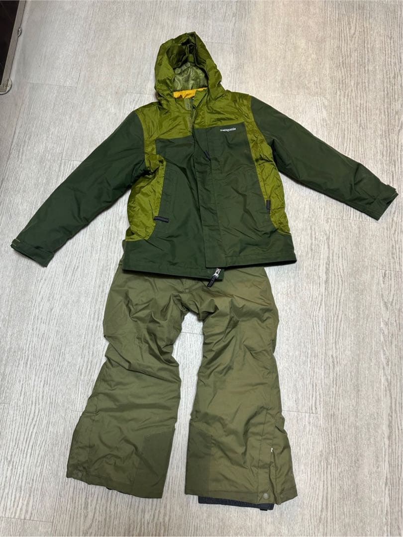 パタゴニア　スノーウェア　キッズ　130センチ　サイズS