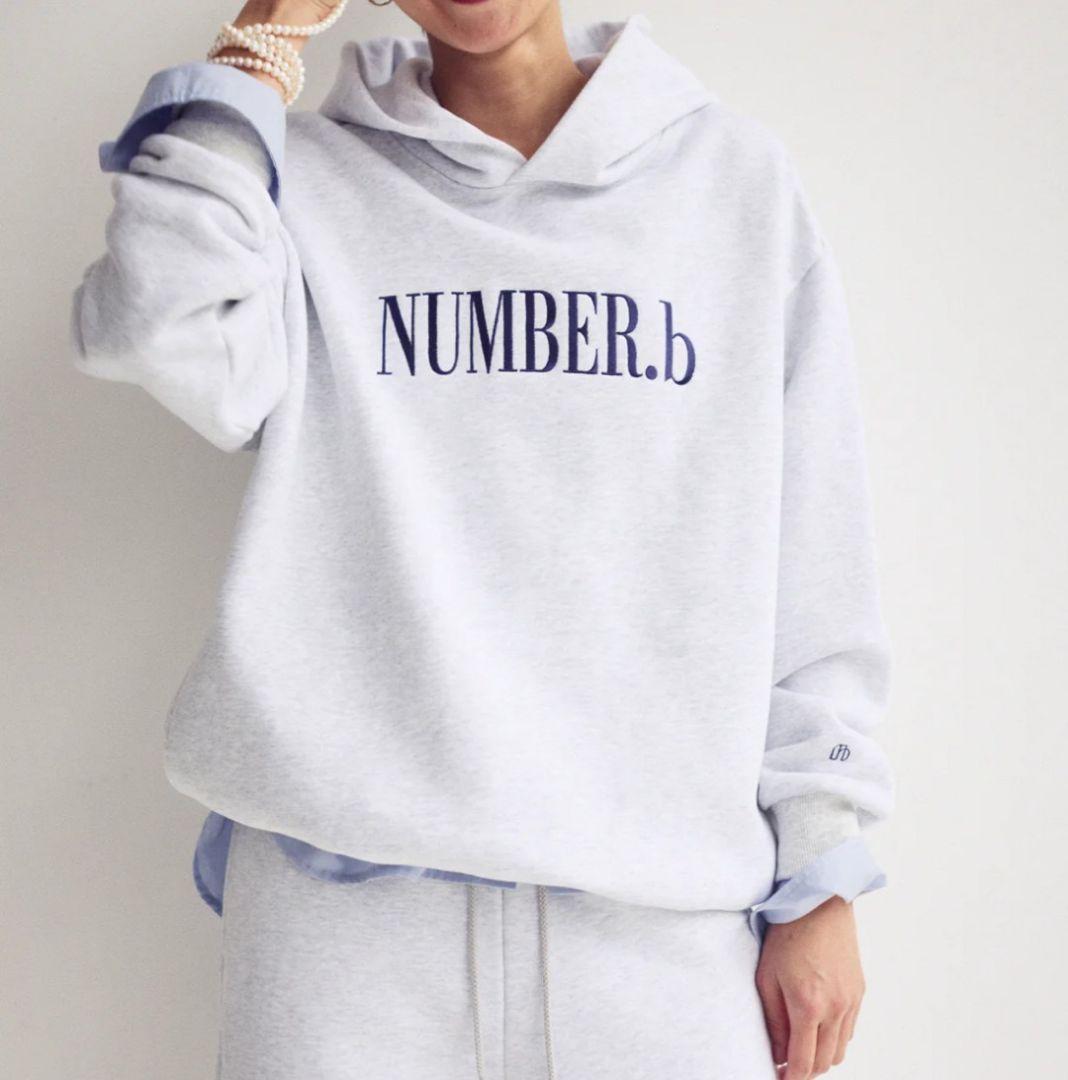 hina☆ NUMBER.b 大草直子 AMARC ライトグレー パーカー