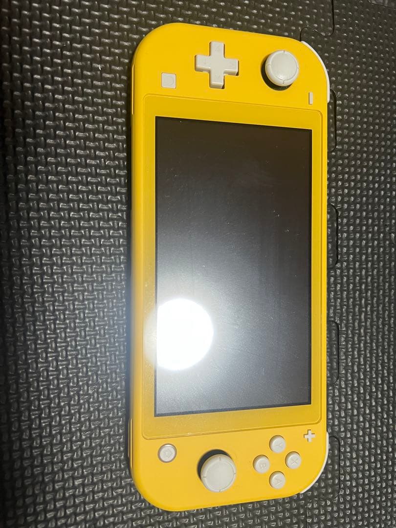 Nintendo Switch Lite 本体イエロー 箱付き、充電器無し