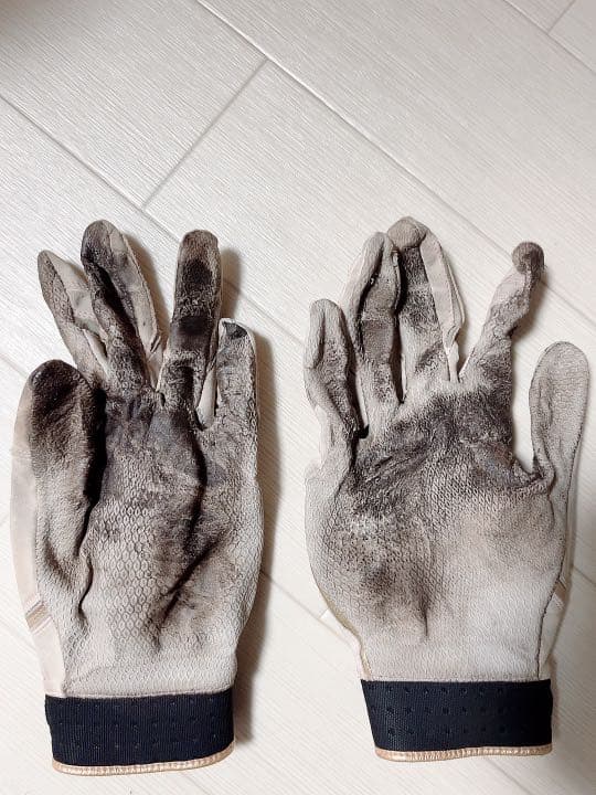 プロ野球選手 Tー岡田選手 バッティング手袋