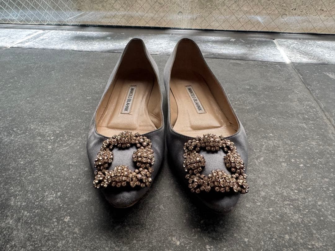 Manolo Blahnik マノロブラク　サテンフラットパンプス　34