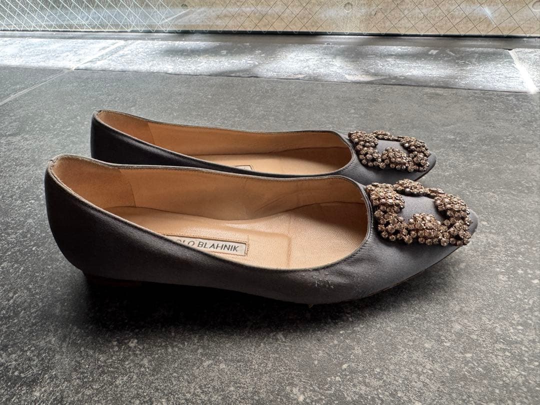 Manolo Blahnik マノロブラク　サテンフラットパンプス　34