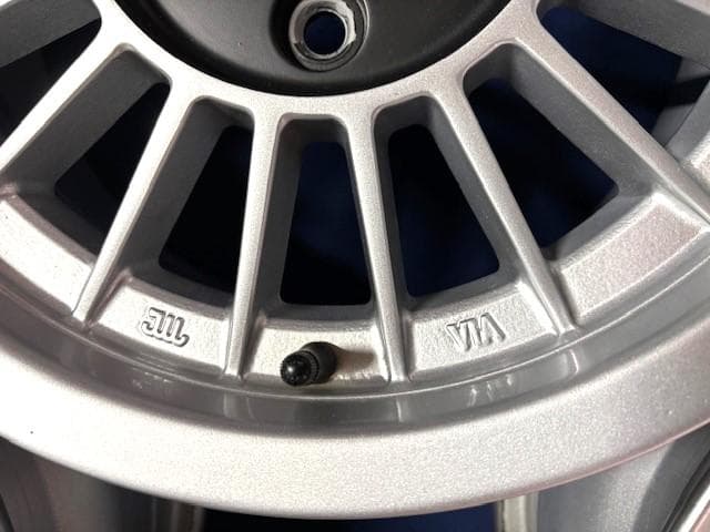 14インチ スポークデザイン アルミホイール PCD100 4H