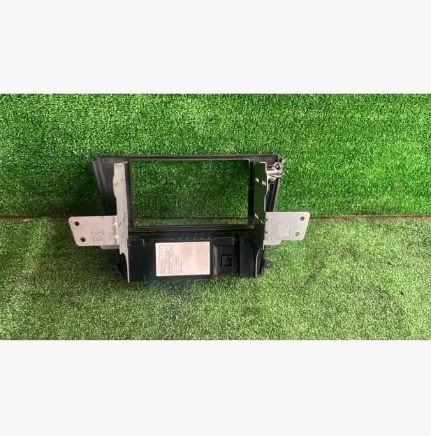 スバルレガシィBP5-2004年オーディオエアコンパネルスイッチC-2-3863