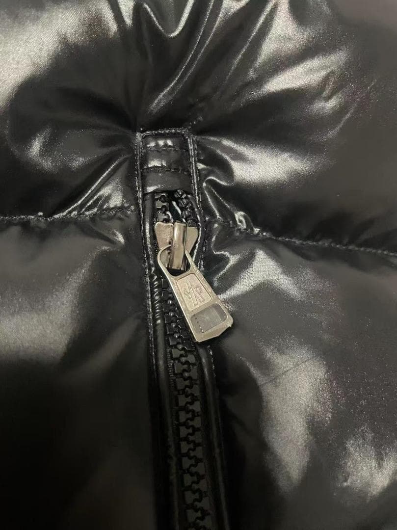 Moncler極希少✨ ブラック フード付きダウンベスト