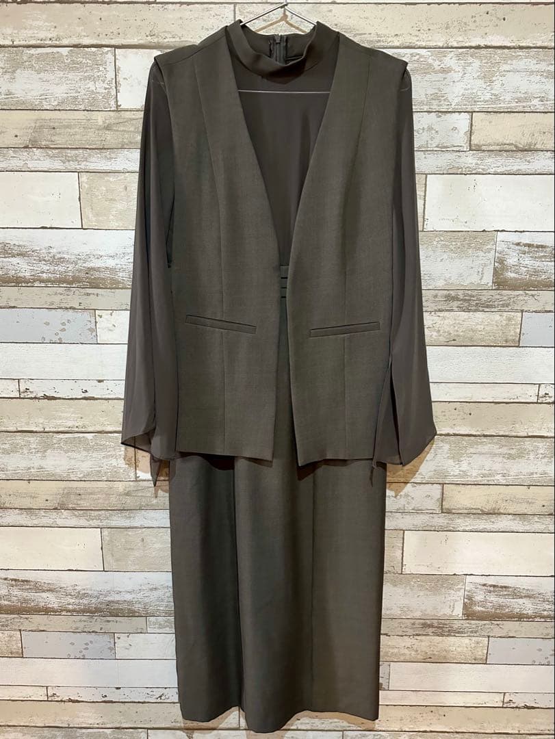 新品 シースルー パーティードレス ジレ付き