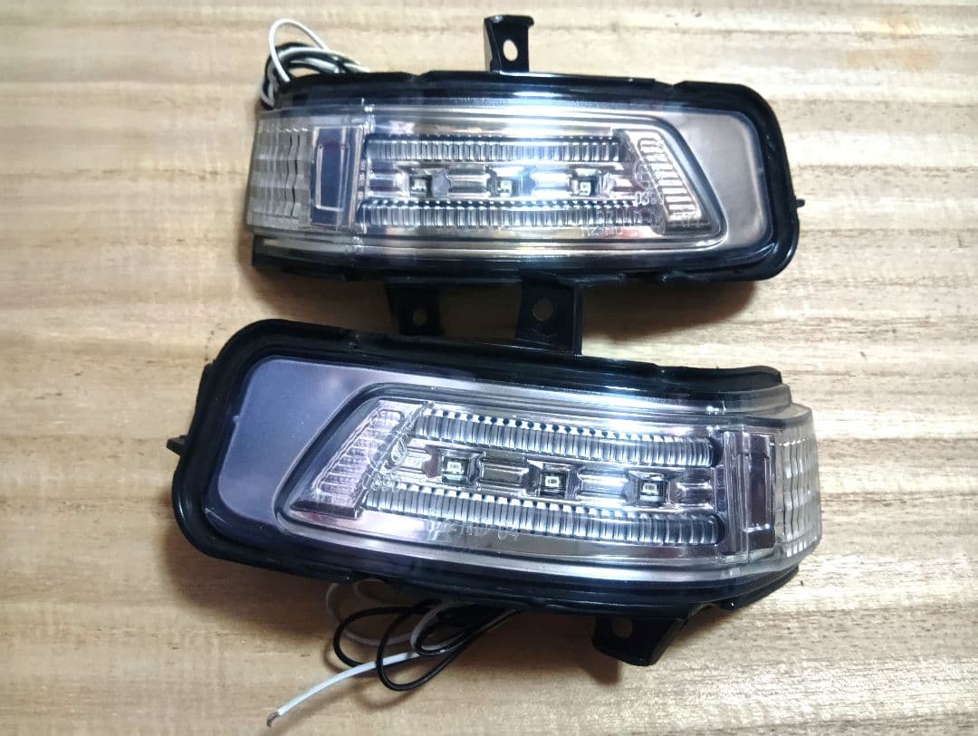 REIZ N-BOXJF12ステップワゴンRK ドアミラーウインカーホワイトポジ