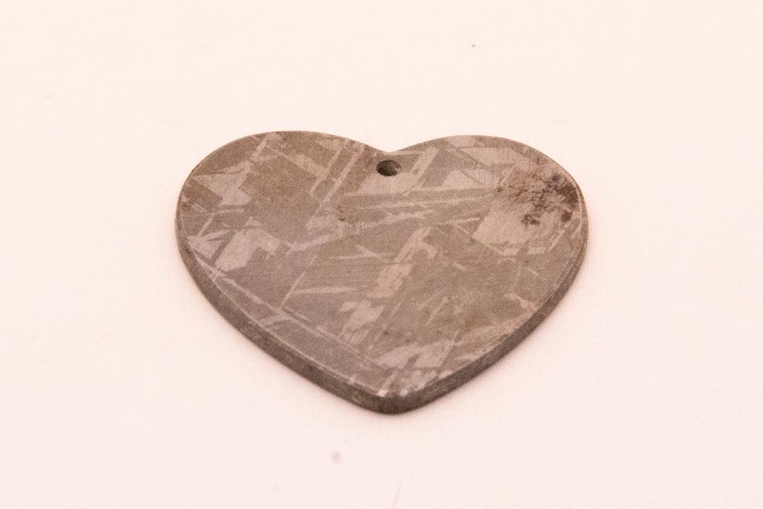 本物ギベオン　ハート型ペンダントトップ11g 宇宙村