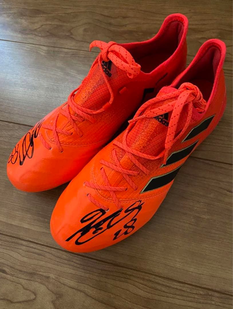 モンテディオ山形　摂津選手サイン入りスパイク