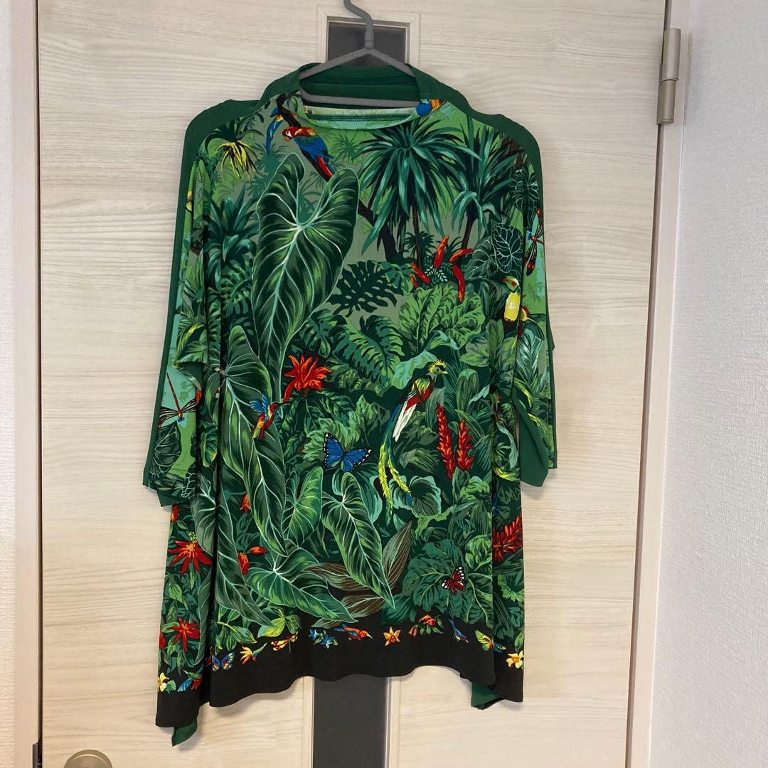 トクコプルミエヴォル　ボタニカル柄チュニック