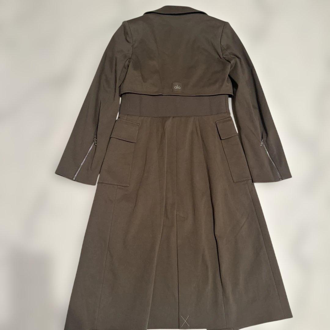 完売品定価9万円　新品タグ付ハワイ購入　ALO YOGA コート