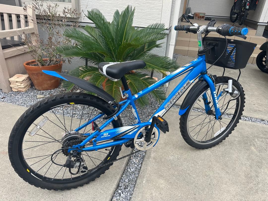 松戸市　美品　子供用自転車　22インチ