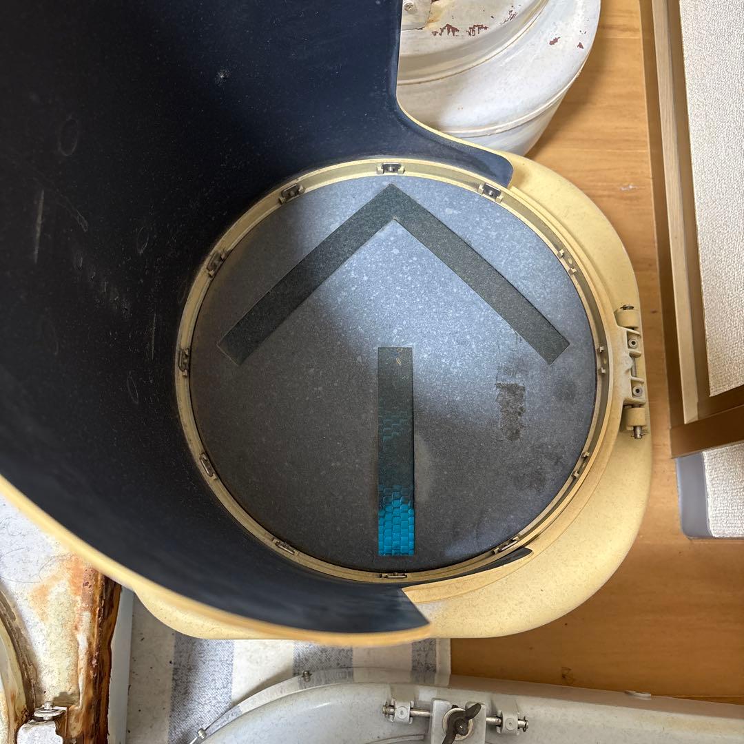 激レア！　本物　信号機　樹脂矢印灯