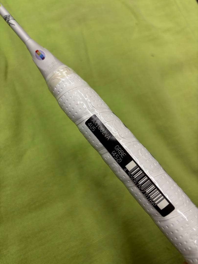 最安値　新品YONEX ASTROX 100 ZZ va 4UG5 グリップ付き