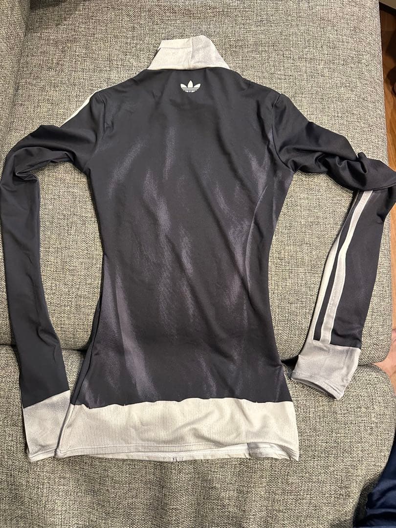 adidasOriginals by AvavavBaselayerの黒×白1枚