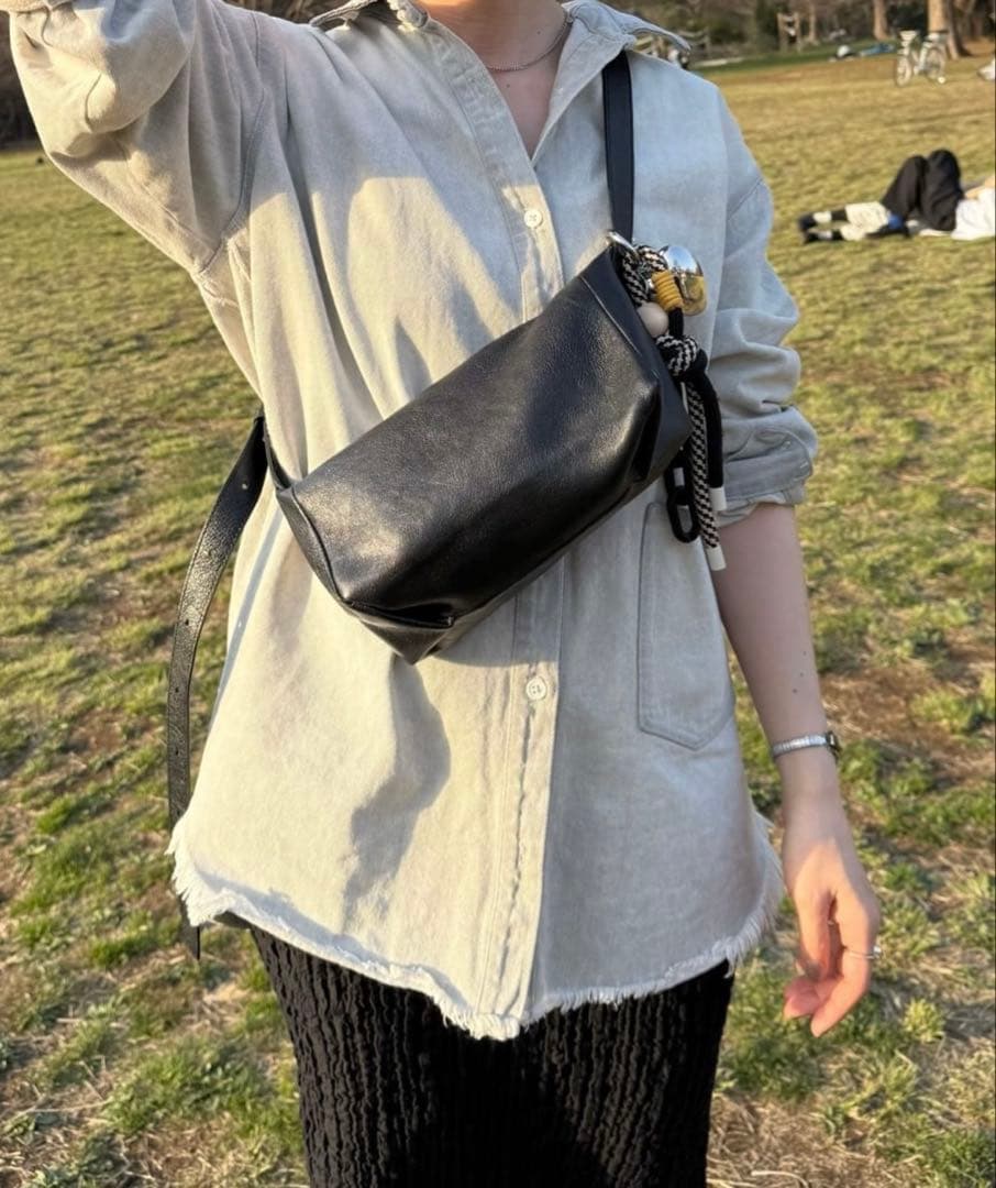 美品★イアパピオネ《本革/220g》ボックスショルダーバッグ