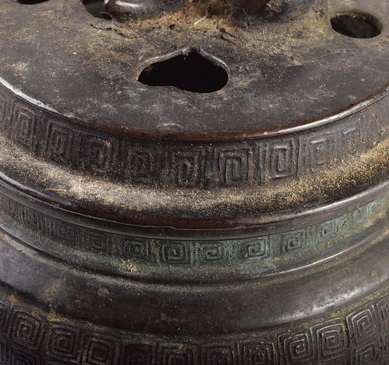 中国　古銅　獅子摘　神獣雷文　三足鼎　香炉　M　R4922