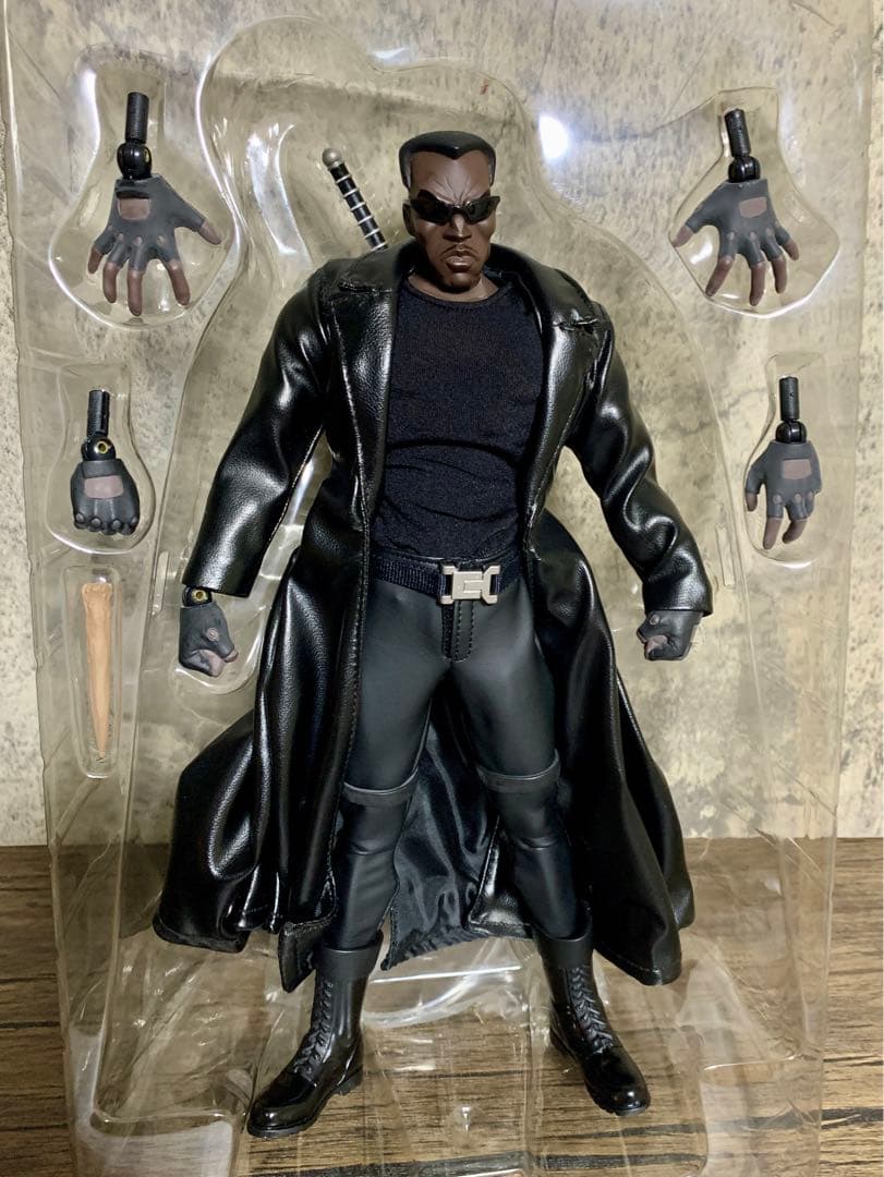 完全予約限定生産!!ブレイドコンプリートBOX 12inchフィギュア付!!