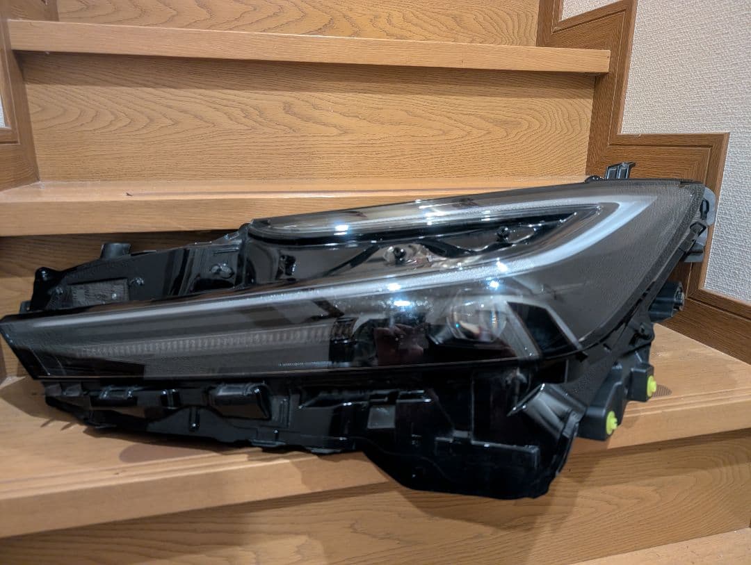 60系　トヨタ　プリウス　左　ヘッドライト　PHEV