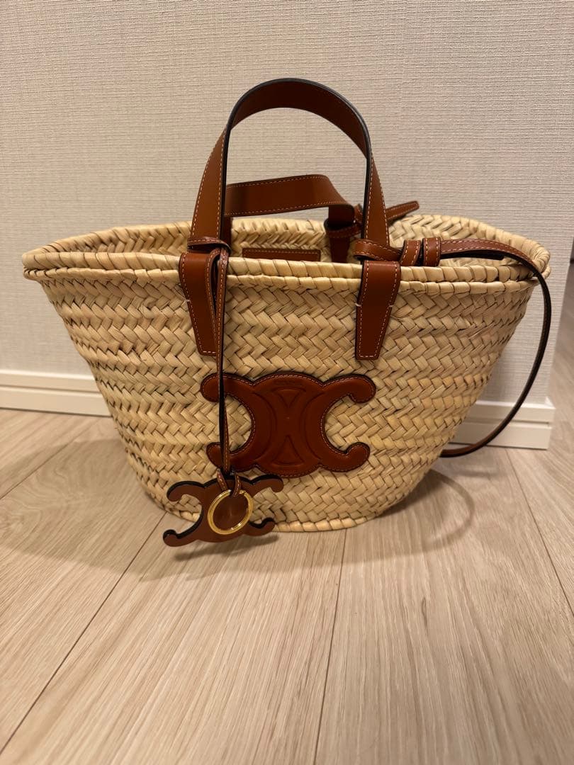 ほぼ未使用 CELINEパニエ チャーム付き