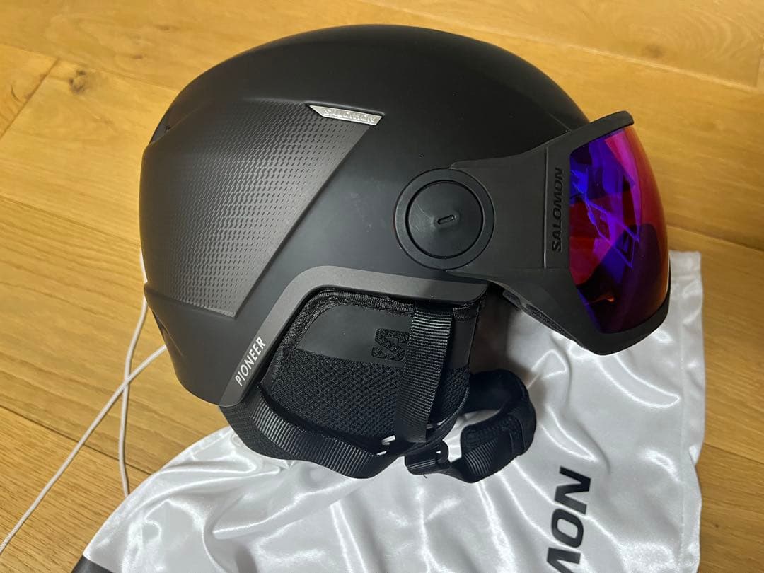 サロモン　スキースノボーヘルメット
