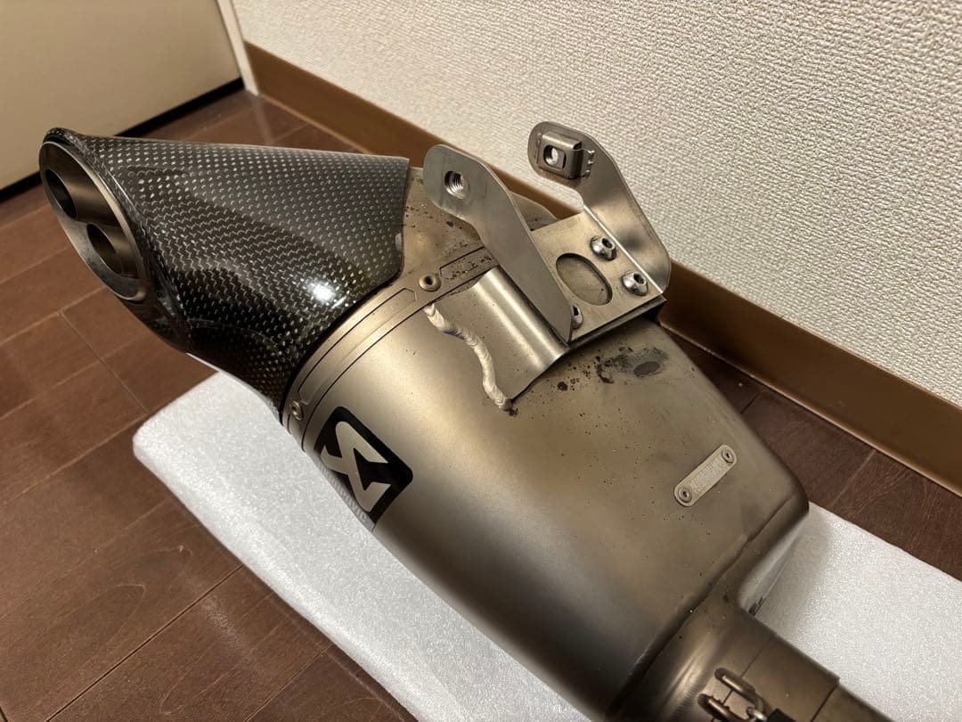 アクラポビッチ フルエキマフラー レーシングライン MT-07 / XSR700