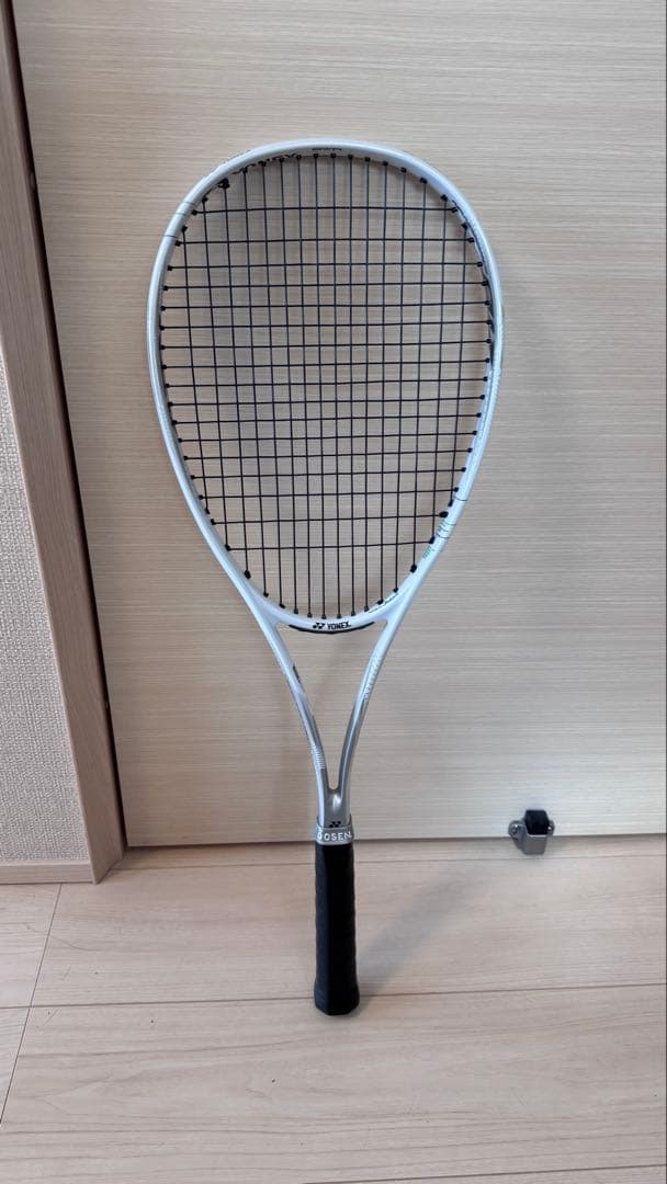 ヨネックス ナノフォース8v UL2 ホワイト