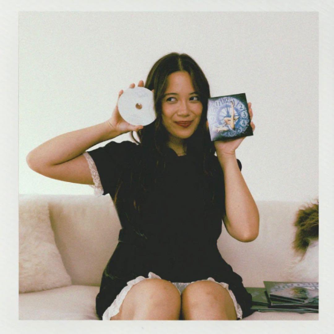 Laufey CD 直筆サイン入り