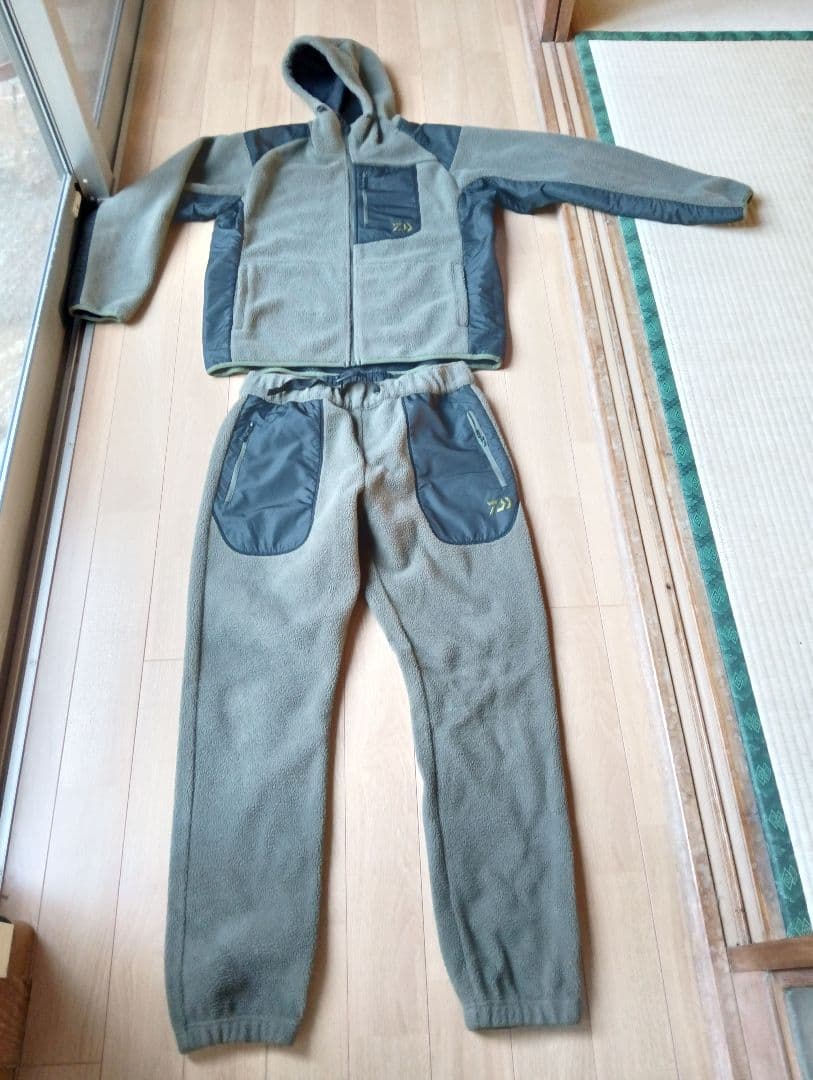 ダイワ　フィッシングインナージャケット　上下セット