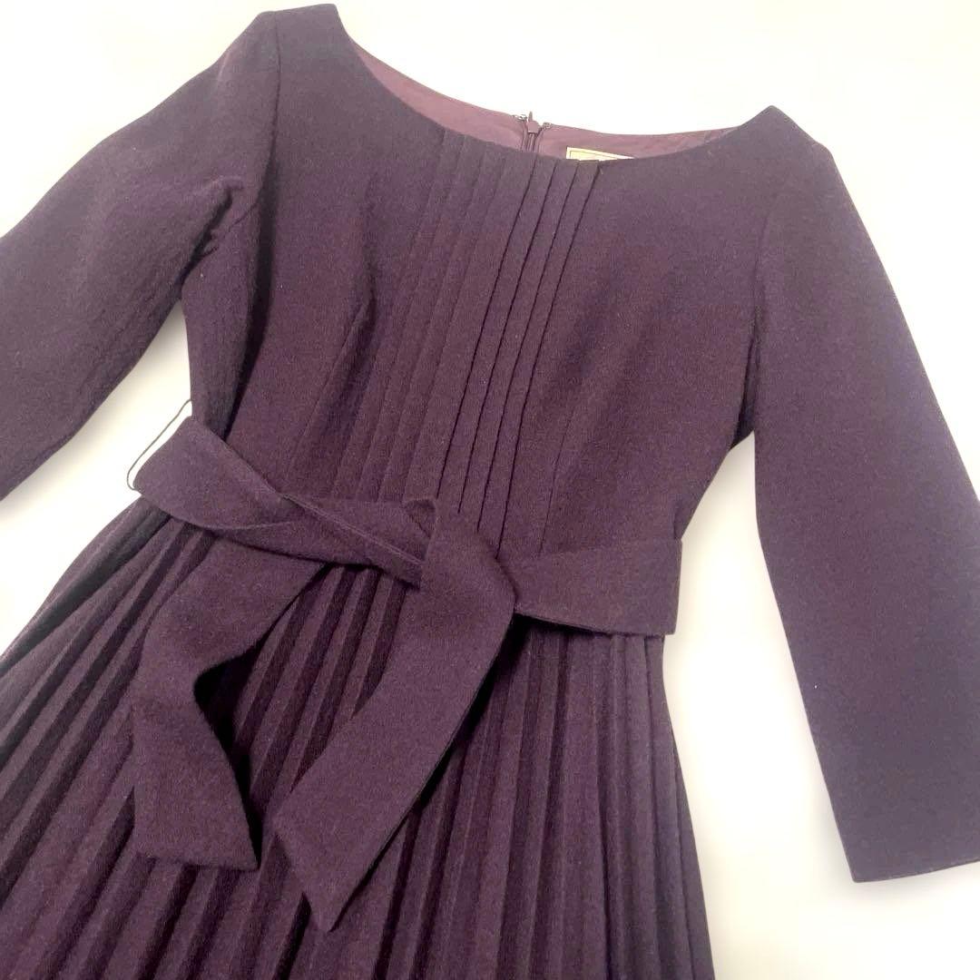 美品　シビラ　プリーツタックデザインウエストリボン付き　ウール　ロングワンピース
