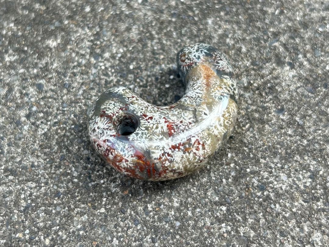 花紋石勾玉　錦石