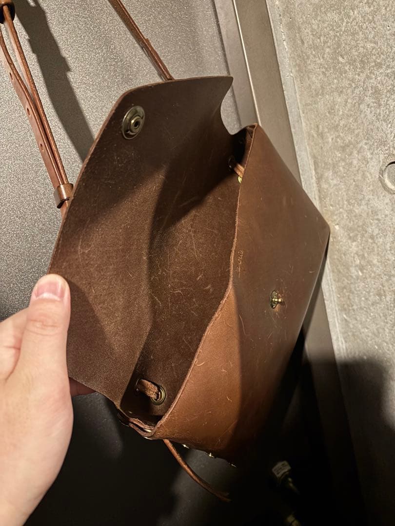 ラクリエ　ブラウンレザーショルダーバッグ