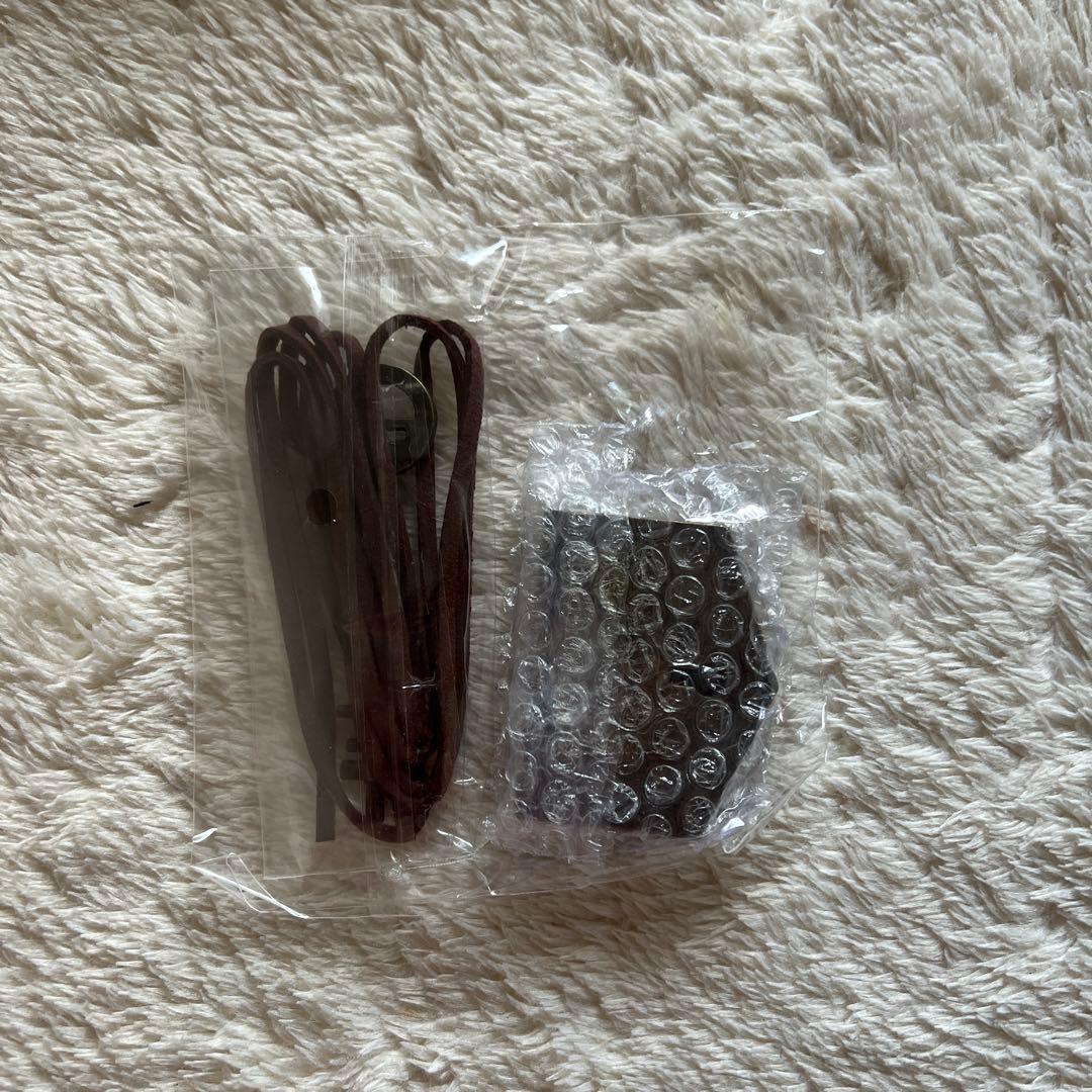 進撃の巨人　画集FLY 複製原稿、ミカサのマフラー、エレンの鍵4点セット