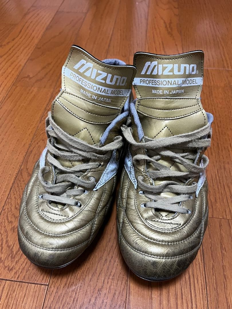 （限定モデル）ミズノモレリア　ゴールド　25.5cm