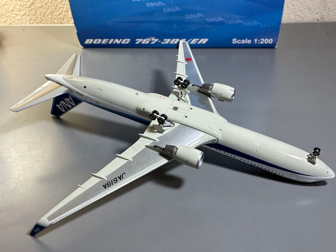 航空機・ヘリコプター Jcwings ANA Boeing767-300ER w 1/200