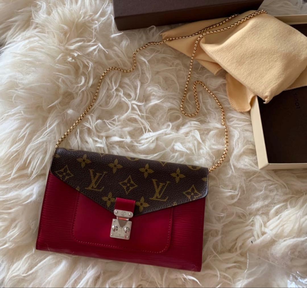 希少　Louis Vuitton モノグラム　エピ長財布