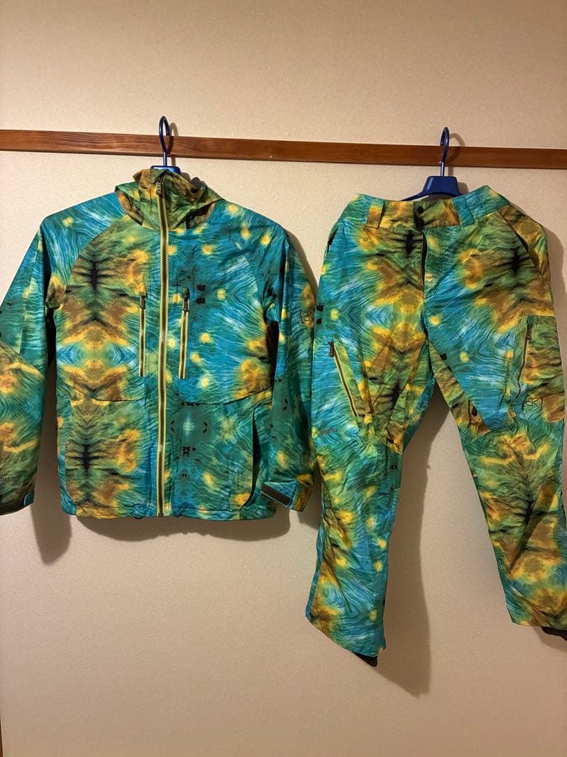 Burton ak 2L スタッガー　ジャケット&パンツ
