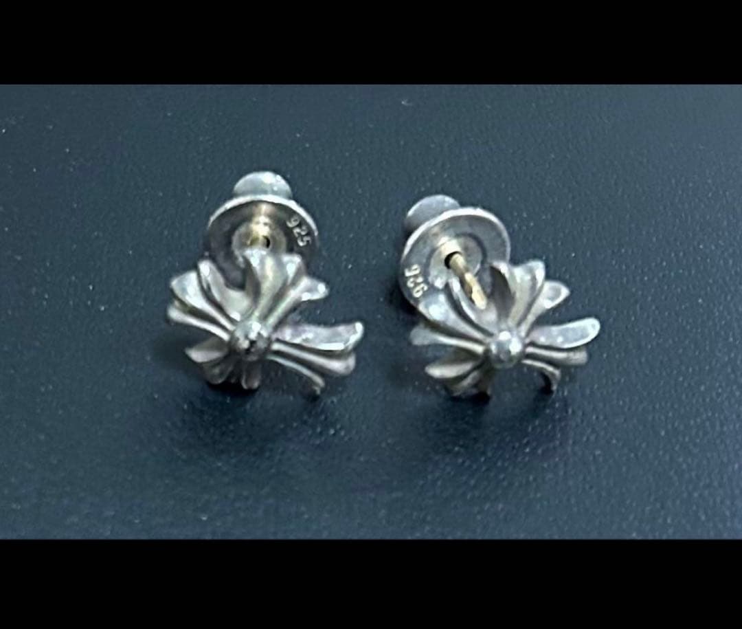 正規品　クロムハーツ スタッド　ピアス