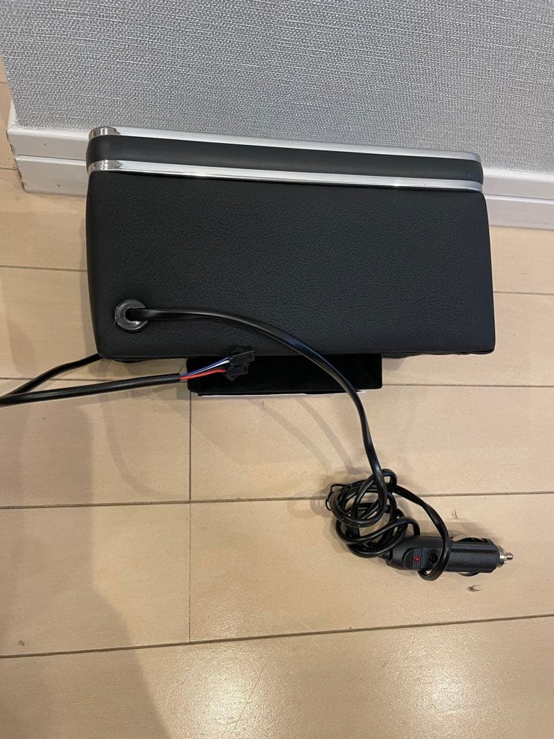 トヨタ　ハイエース　肘掛け