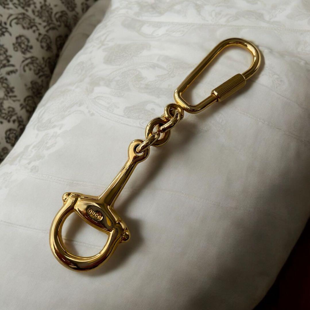 GUCCI ゴールドキーホルダー