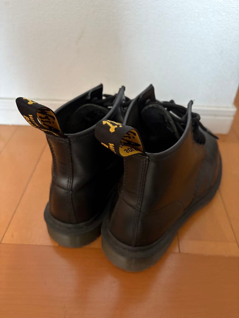 ドクターマーチン ブラックブーツ 6ホール