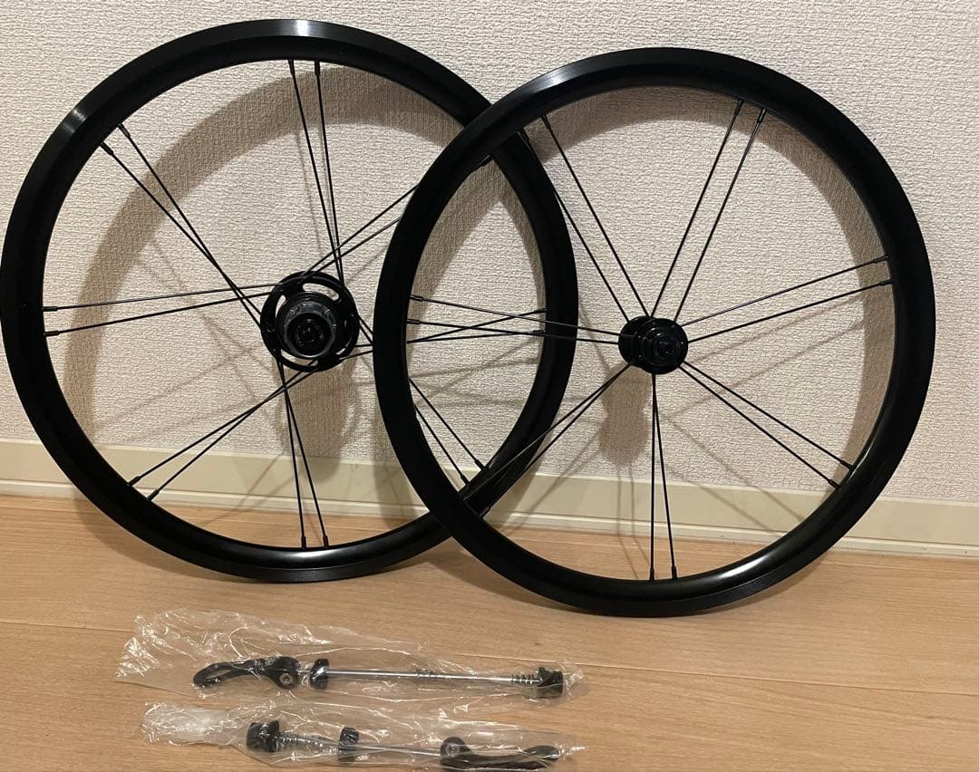 EIOSIX 20インチ(406) 軽量ホイール ブラック シールドべリング