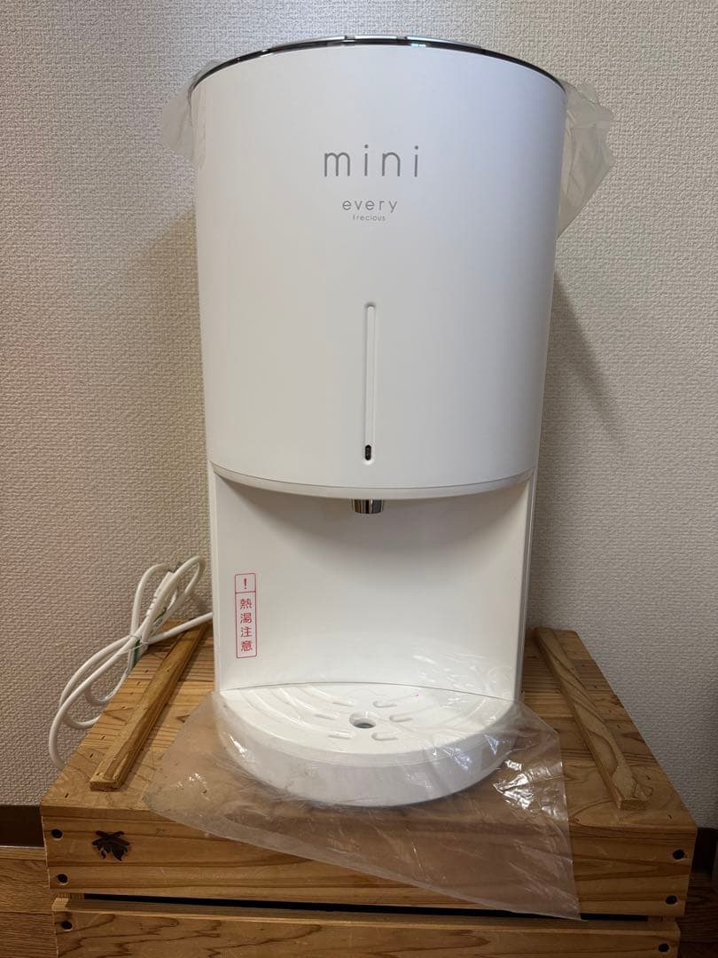 【新品未使用】エブリィフレシャスminiカートリッジ3個付きウォーターサーバ