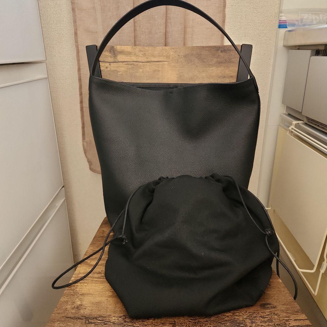 バッグ A.subjjject Curve Leather Bucket Bag