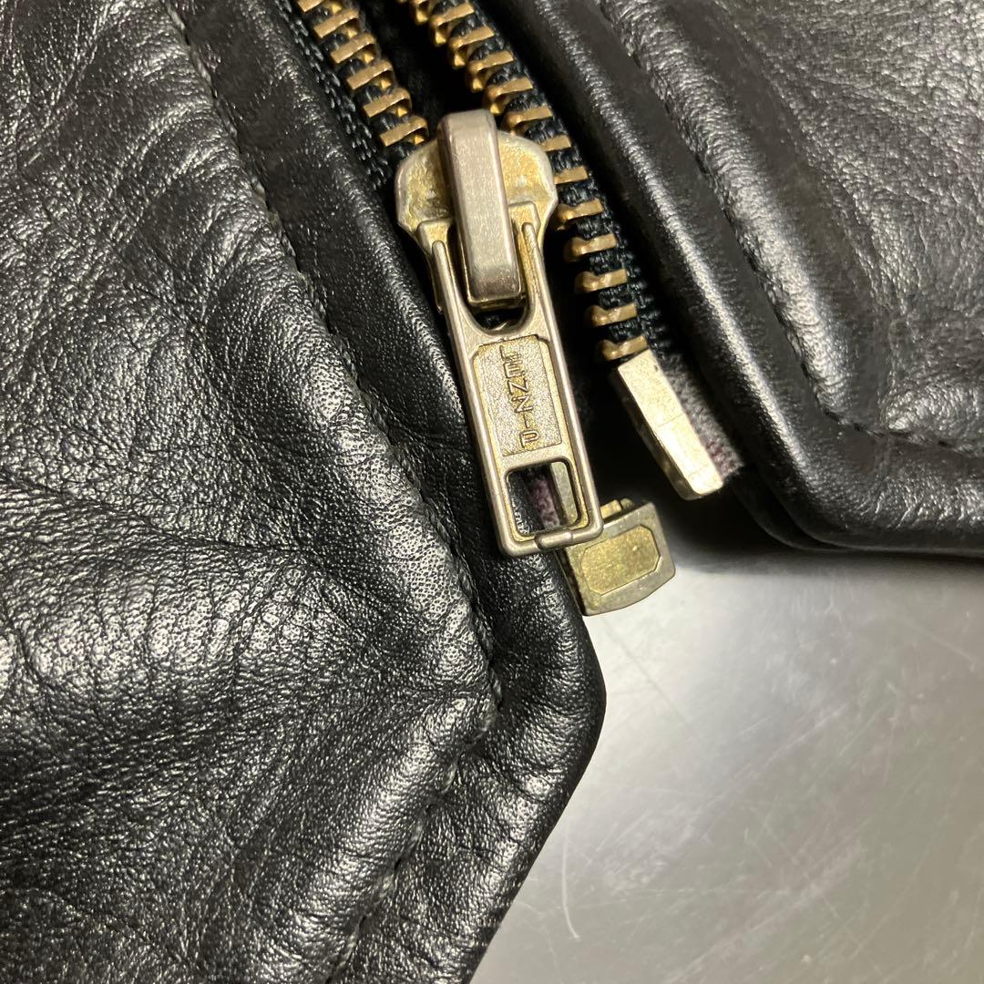 vansonレザーベスト