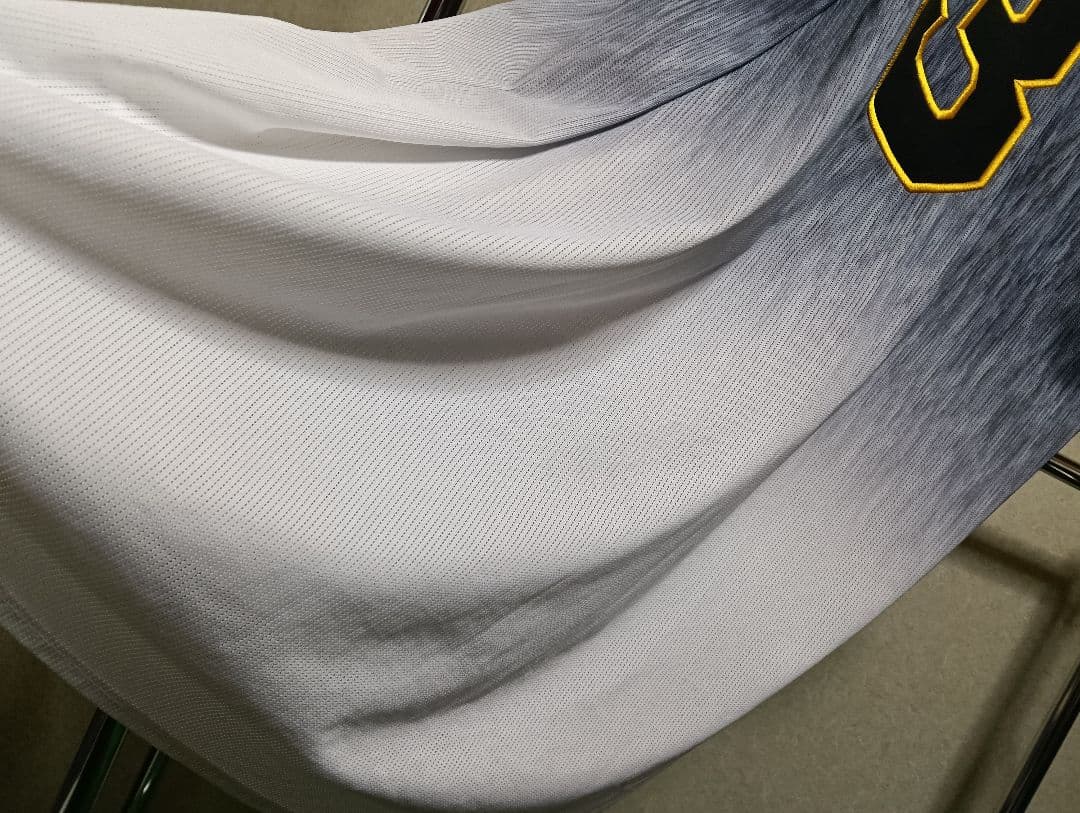 【希少・超美品】阪神タイガース 大山悠輔 旧ビジターグラデーションユニフォーム