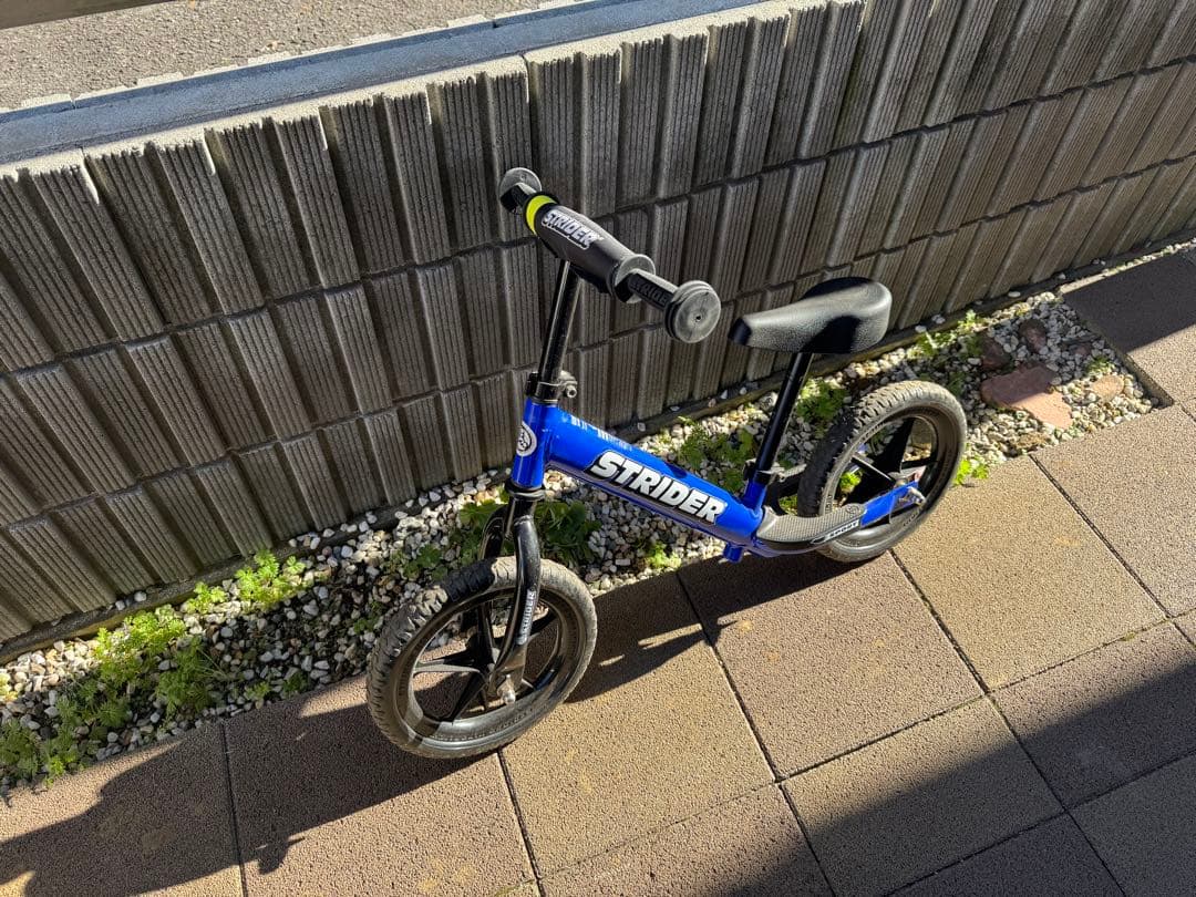 正規品　箱付　STRIDER ストライダースポーツモデル　ブルー